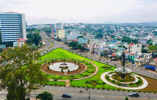 Pleiku là thành phố lớn thứ 2 tại Tây Nguyên về diện tích lõi đô thị và quy mô dân số (sau Buôn Ma Thuột)